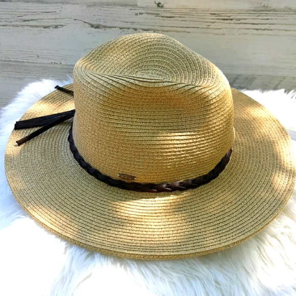C.C Accessories - NWOT C.C STRAW HAT